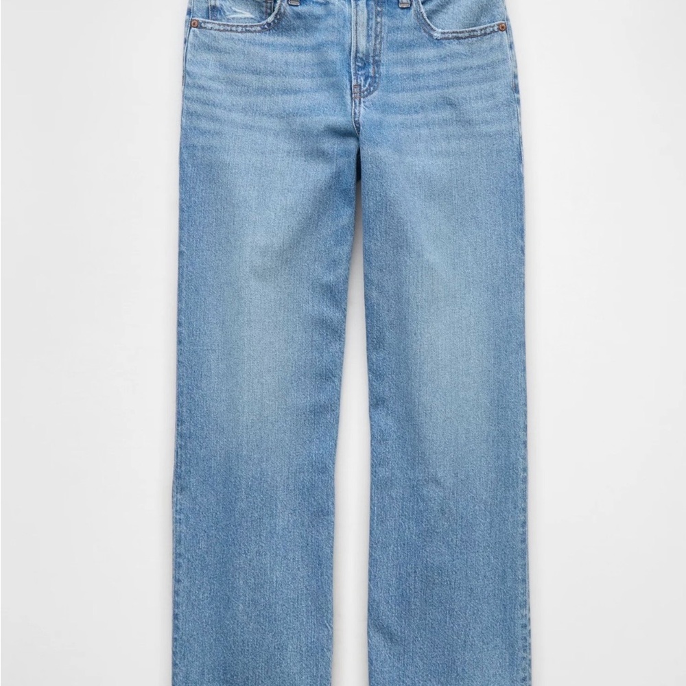 American Eagle Outfitters Straight Leg Jeans in Light Blue Wash